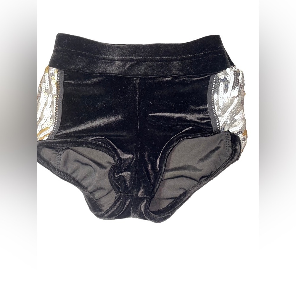 CONTOURS GIRLS SIZE LARGE DANCE BLING SEQUENCED VELVET FEEL SHORTS SIZE L GLAM - Picture 3 of 6